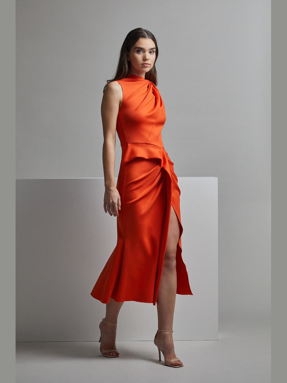 Sleeveless SHINTA Midi Dress