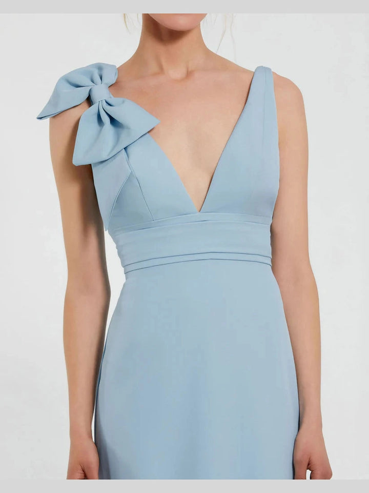 Sleeveless V Neck Bow Detail Mermaid Gown