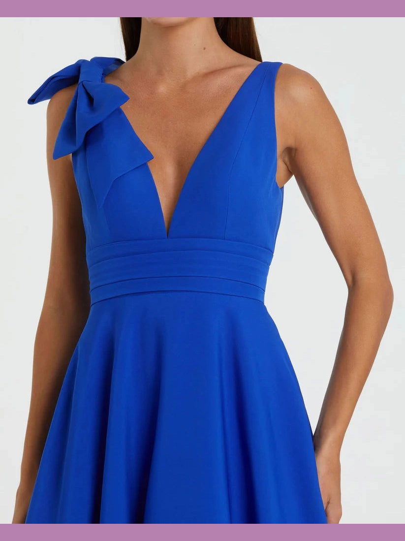 Blue Crepe Sleeveless V Neck Ballgown With Bow