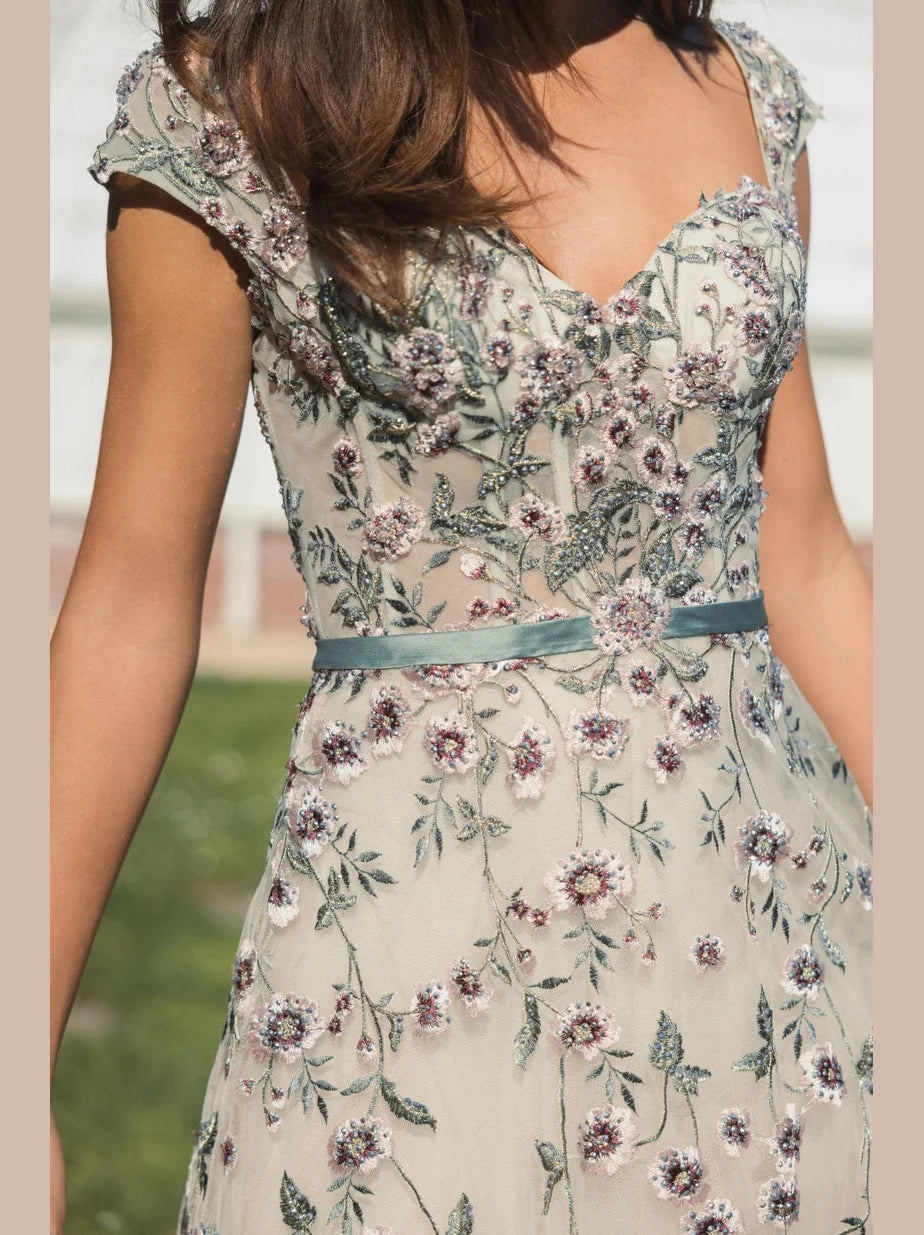 Floral Embroidered Sweetheart Neckline Midi Dress