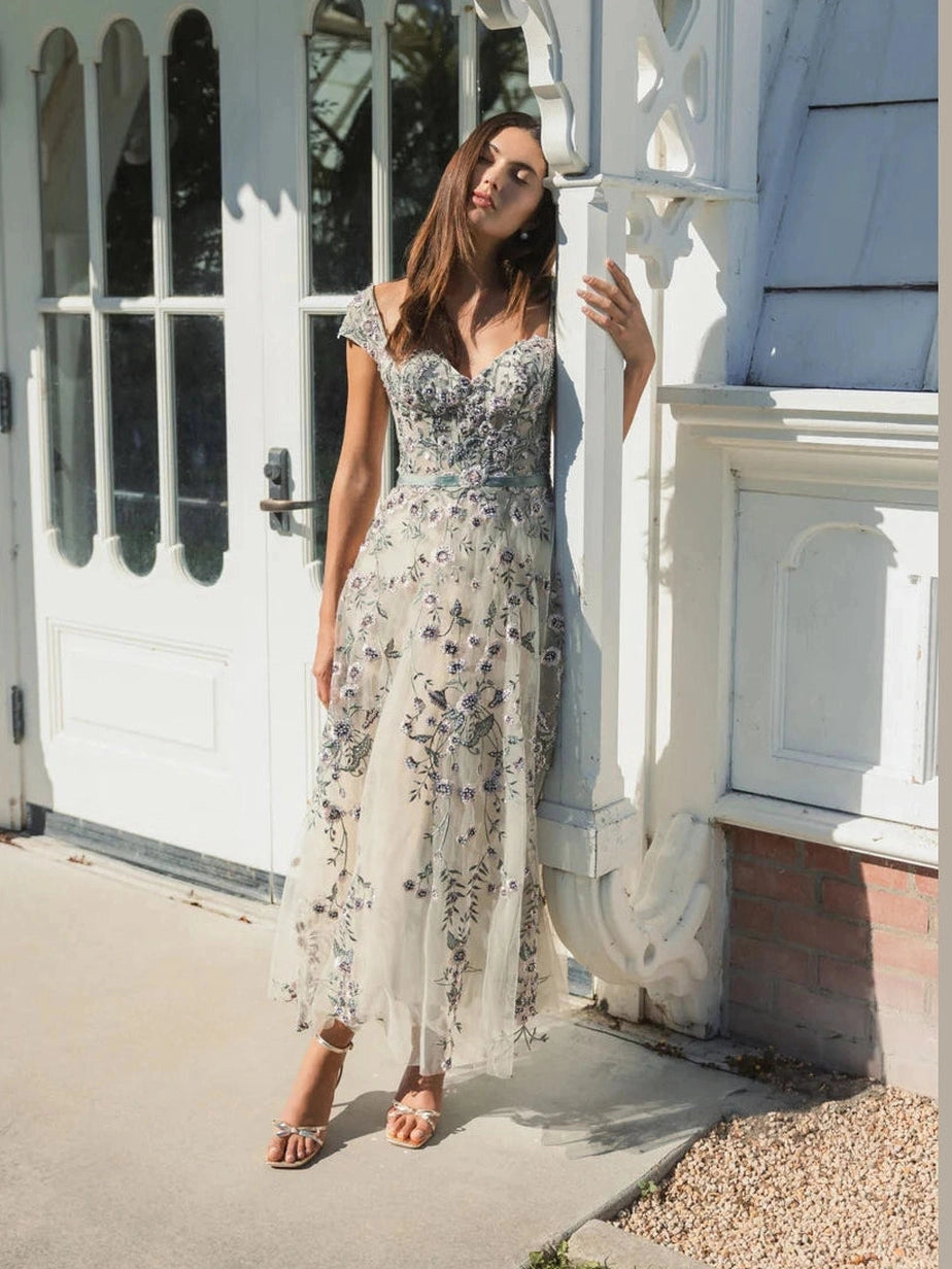 Floral Embroidered Sweetheart Neckline Midi Dress