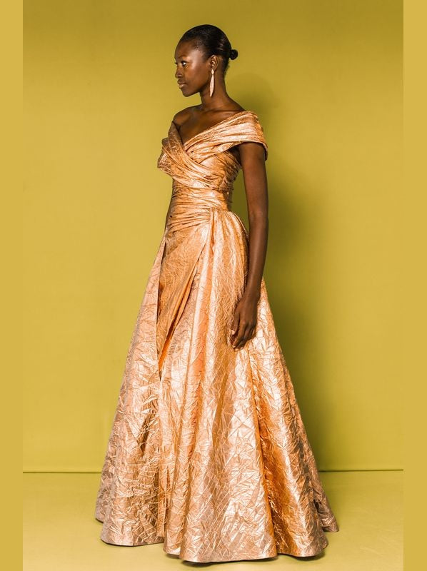 Off-Shoulder Eslovaquia Gown