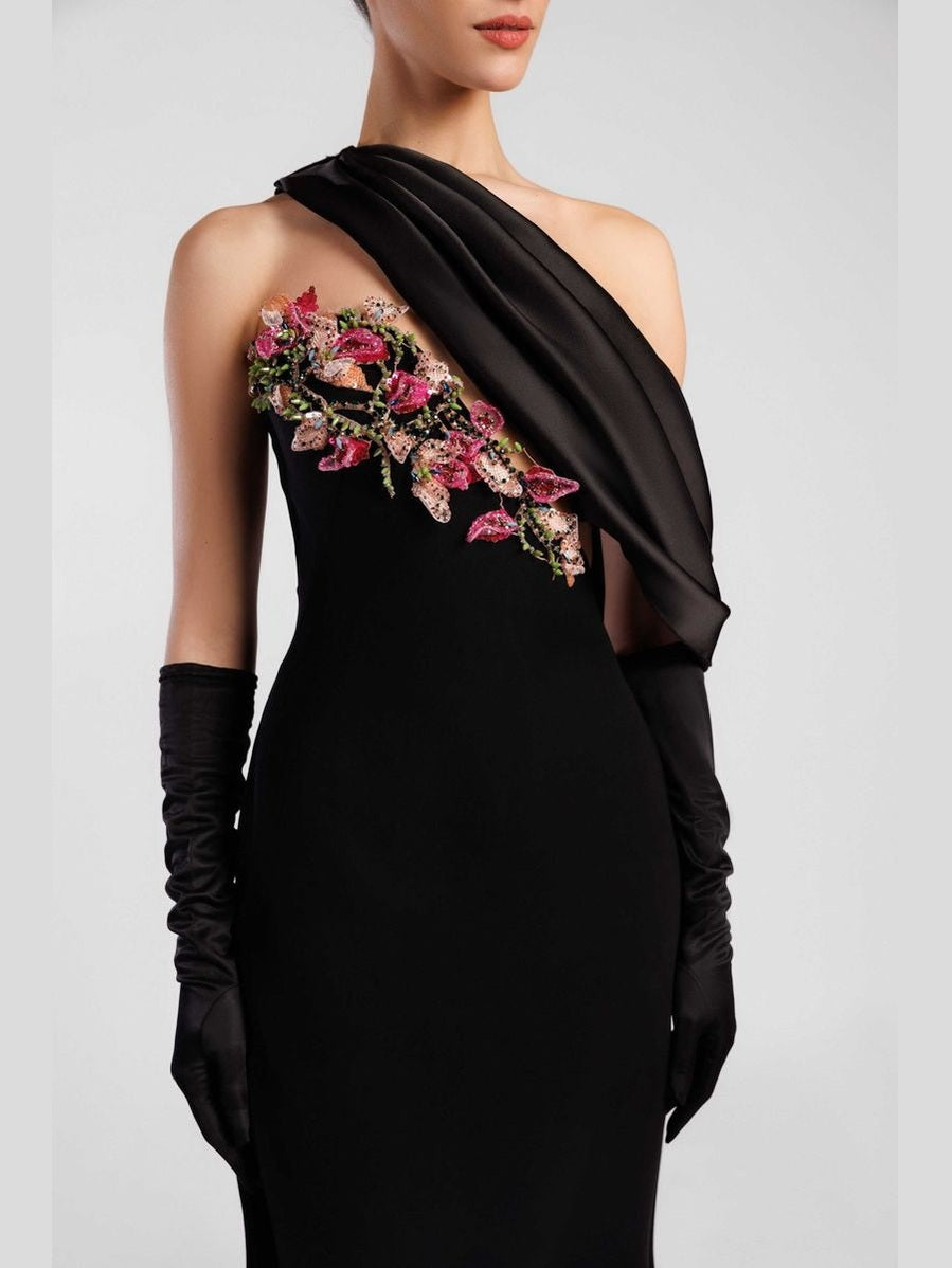 Sleeveless Evening Dress with Floral Embroidery and Side Slit