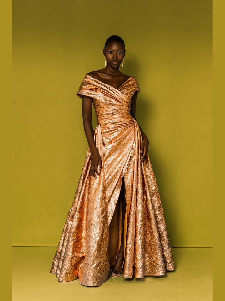 Off-Shoulder Eslovaquia Gown