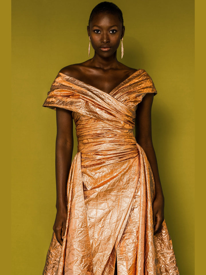 Off-Shoulder Eslovaquia Gown