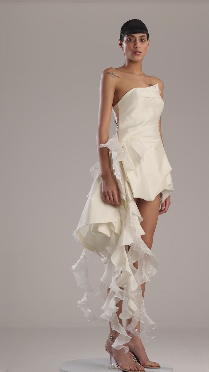 Elegant White Taffeta and Organza Dress with Asymmetrical Hem and Ruffles